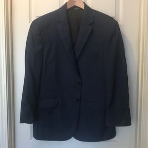 Gorgeous navy blue sport coat by Jos A Bank Traveler Collection. Size 44 short